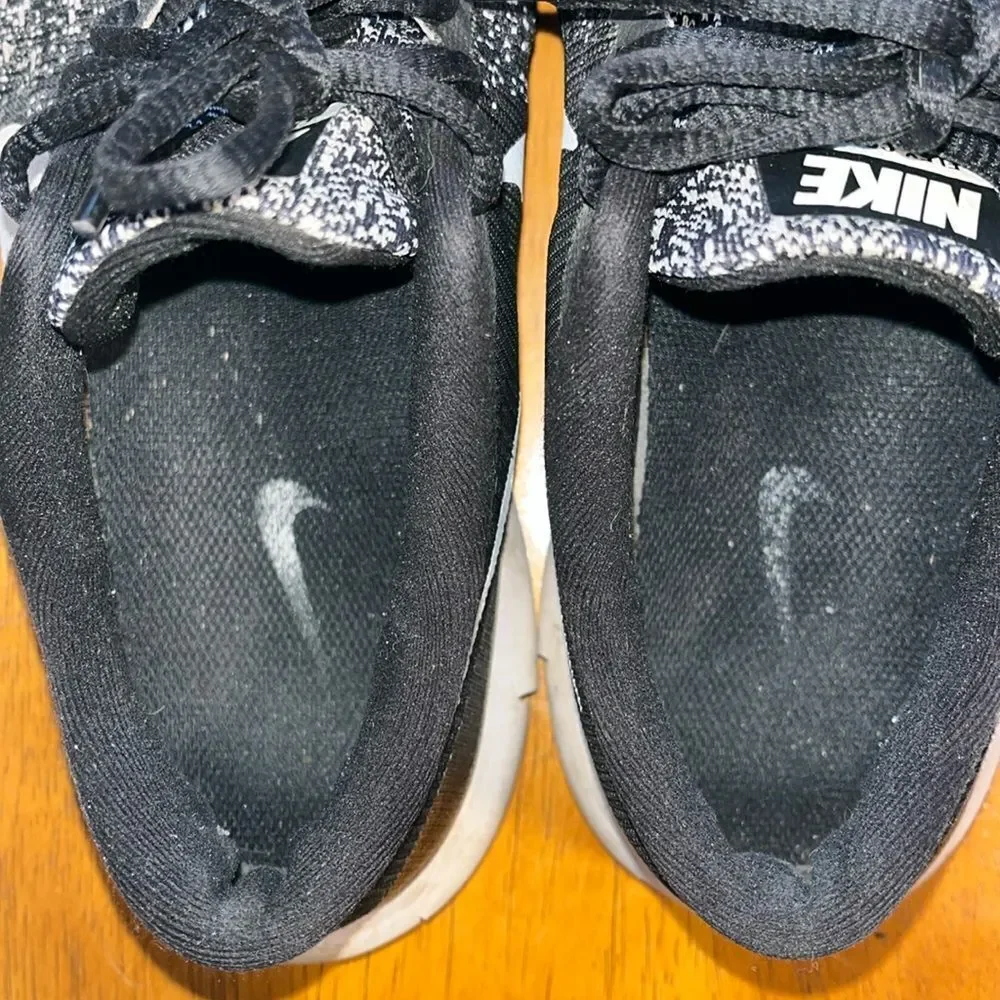 Women’s Nike Black and White Flex Contact Size 11/Euro 43 - Picture 4 of 9